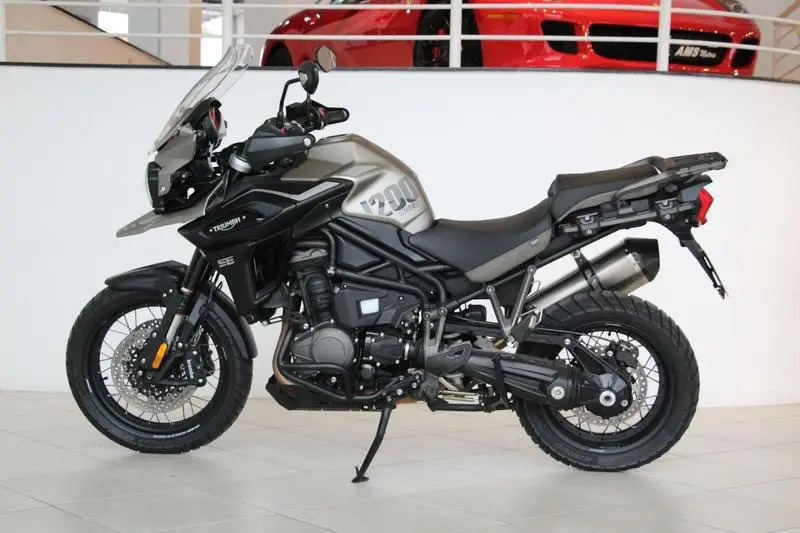 Triumph XR
