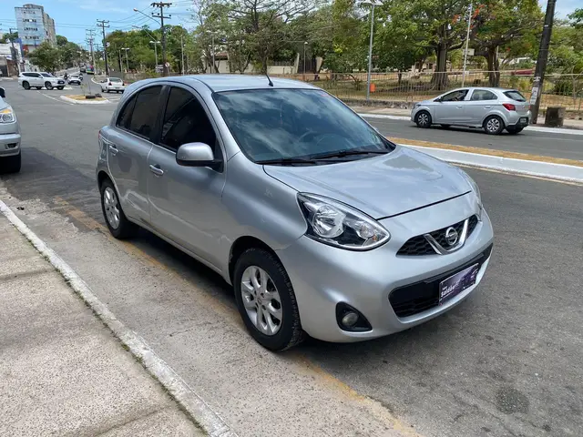 Carro Nissan March 2017 1.0 12V SV (Flex)