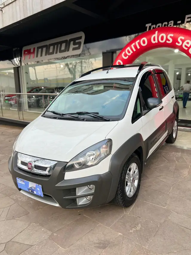 Carro Fiat Idea 2015 Adventure 1.8 16V E.TorQ (Flex)