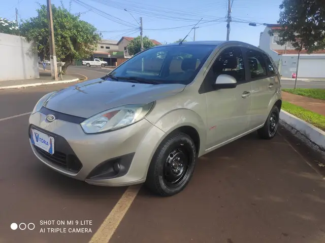 Carro Ford Fiesta Hatch 2013 SE Rocam 1.6 (Flex)