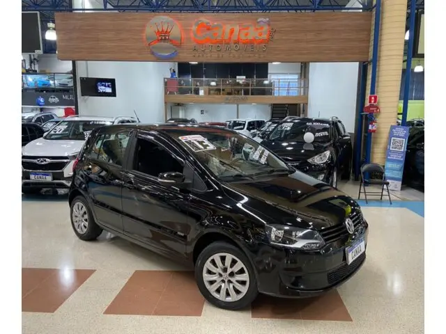 Carro Volkswagen Fox 2013 1.0 TEC (Flex) 4p