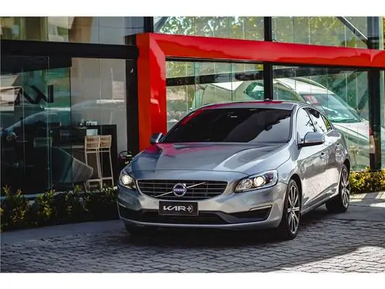 Carro Volvo S60 2015 2.0 T5 Drive-E Momentum