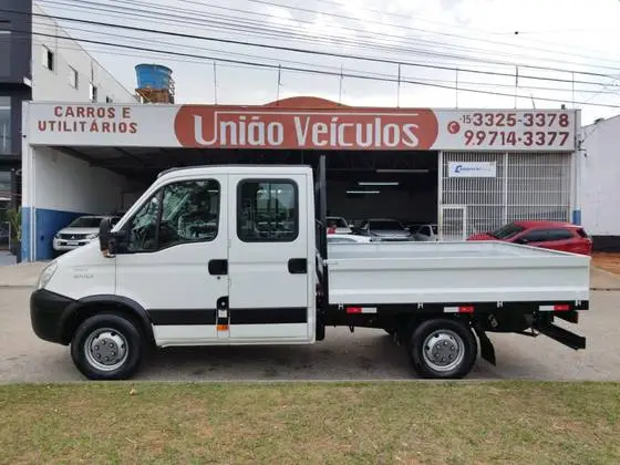 Carro Iveco Daily Chassi 2017 3.0 35S14 CD 3750