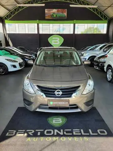 Carro Nissan Versa 2018 1.0 12V (Flex)