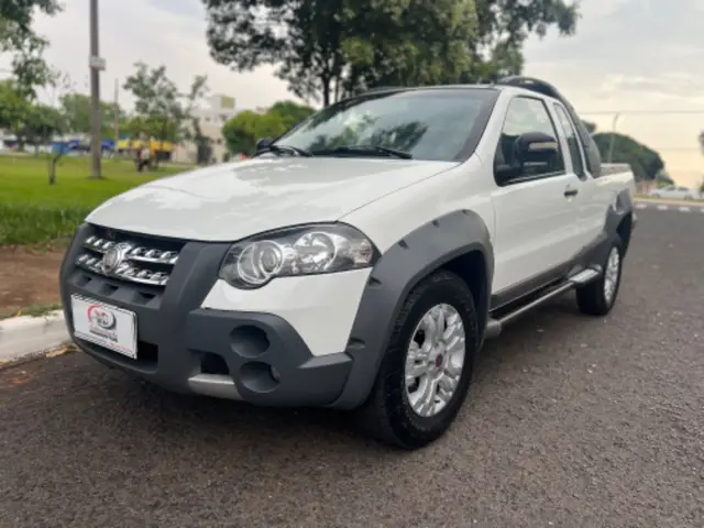 Carro Fiat Strada 2012 Adventure 1.8 16V (Flex) (Cabine Dupla)