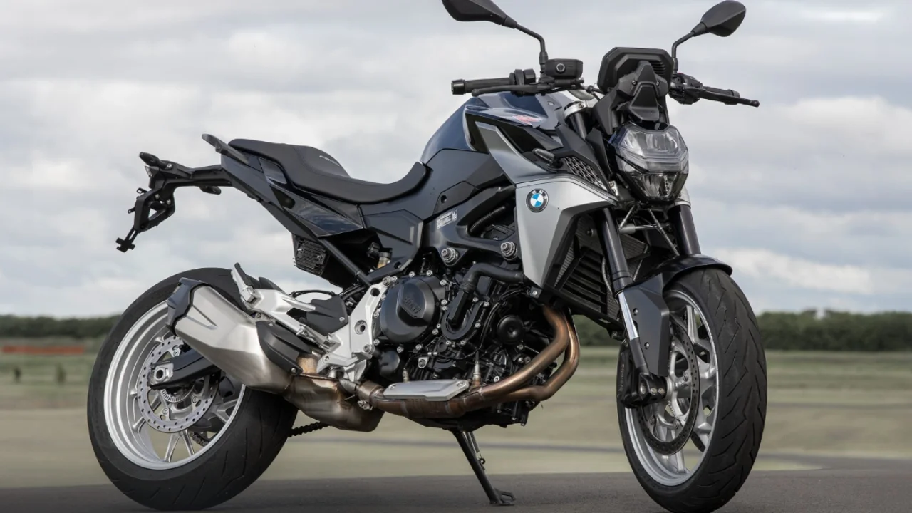 BMW F 900 R Sport