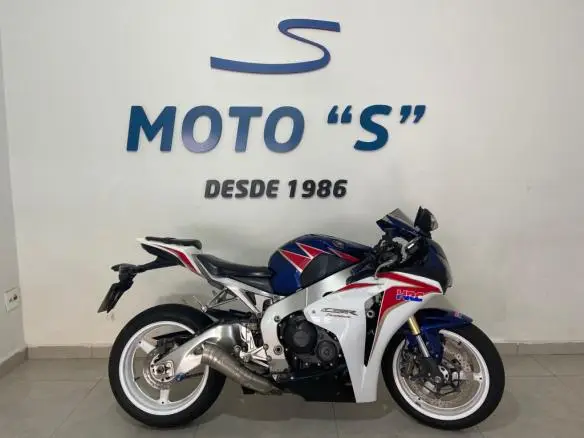 Carro Honda CB 1000R 2011 Standard