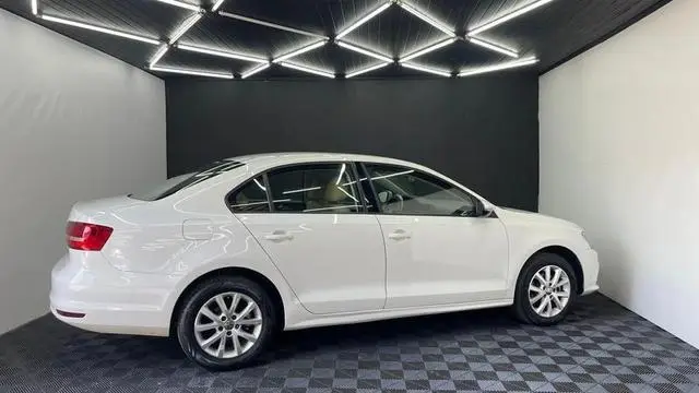 Volkswagen Jetta 2.0 Trendline Tiptronic (Flex)
