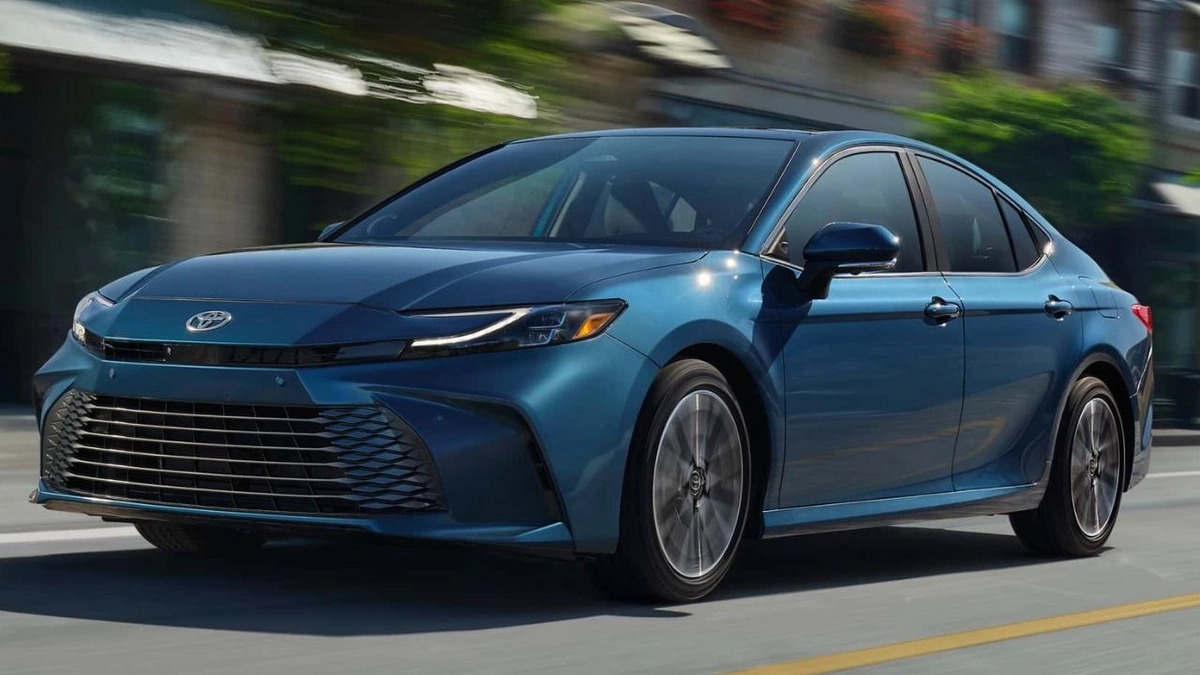 Sedan grande da Toyota ganhou uma nova geração de respeito que deve chegar ao Brasil até 2025 para rivalizar com o Honda Accord