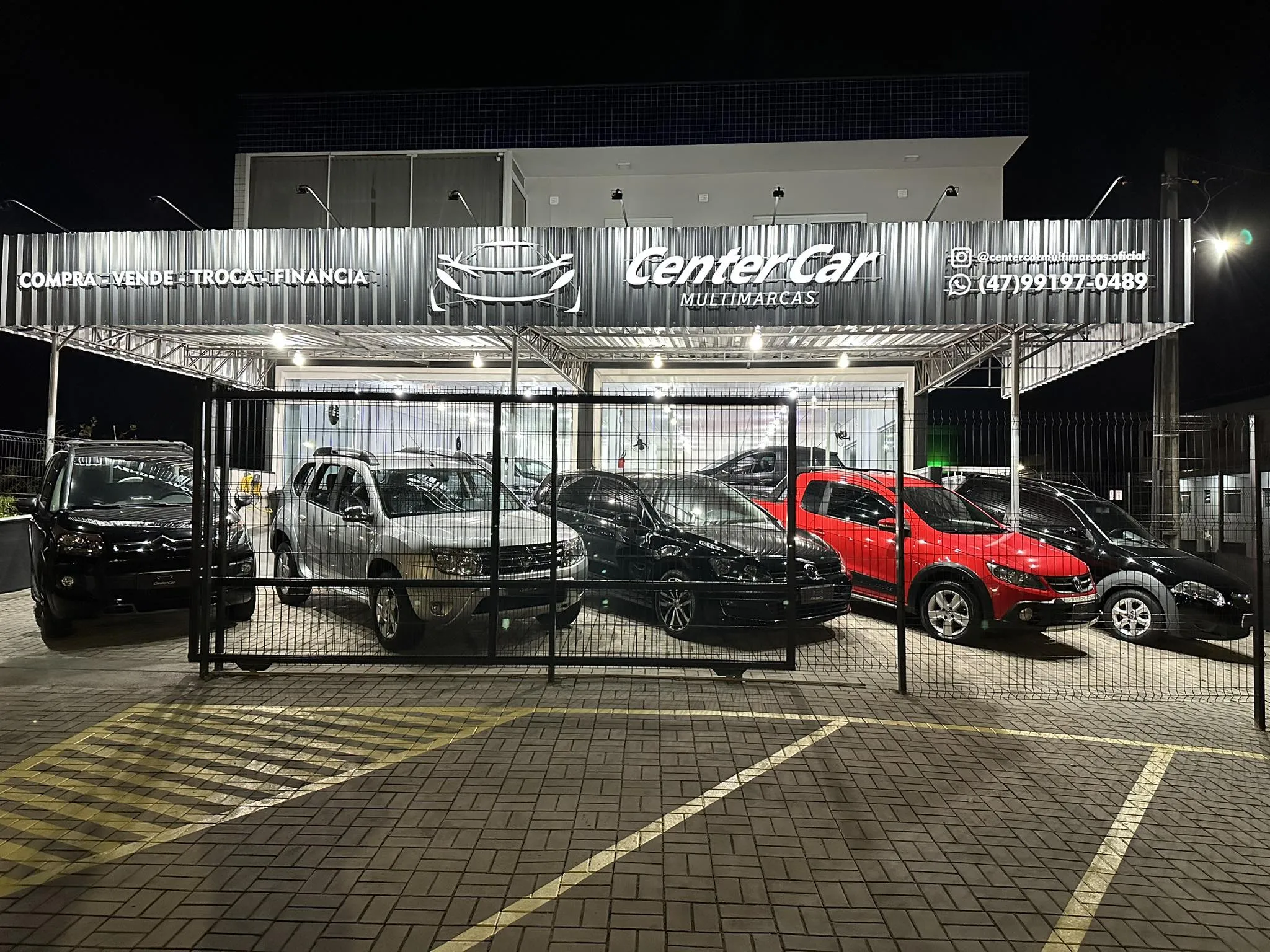 Fachada da loja Veículos à venda em CENTERCAR MULTIMARCAS - Garuva - SC | Mobiauto