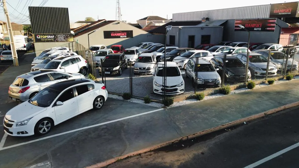 Fachada da loja Veículos à venda em BANISKI AUTO - Carambeí - PR | Mobiauto