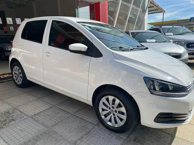 Carro Volkswagen Fox 2017 1.0 MPI Trendline (Flex)