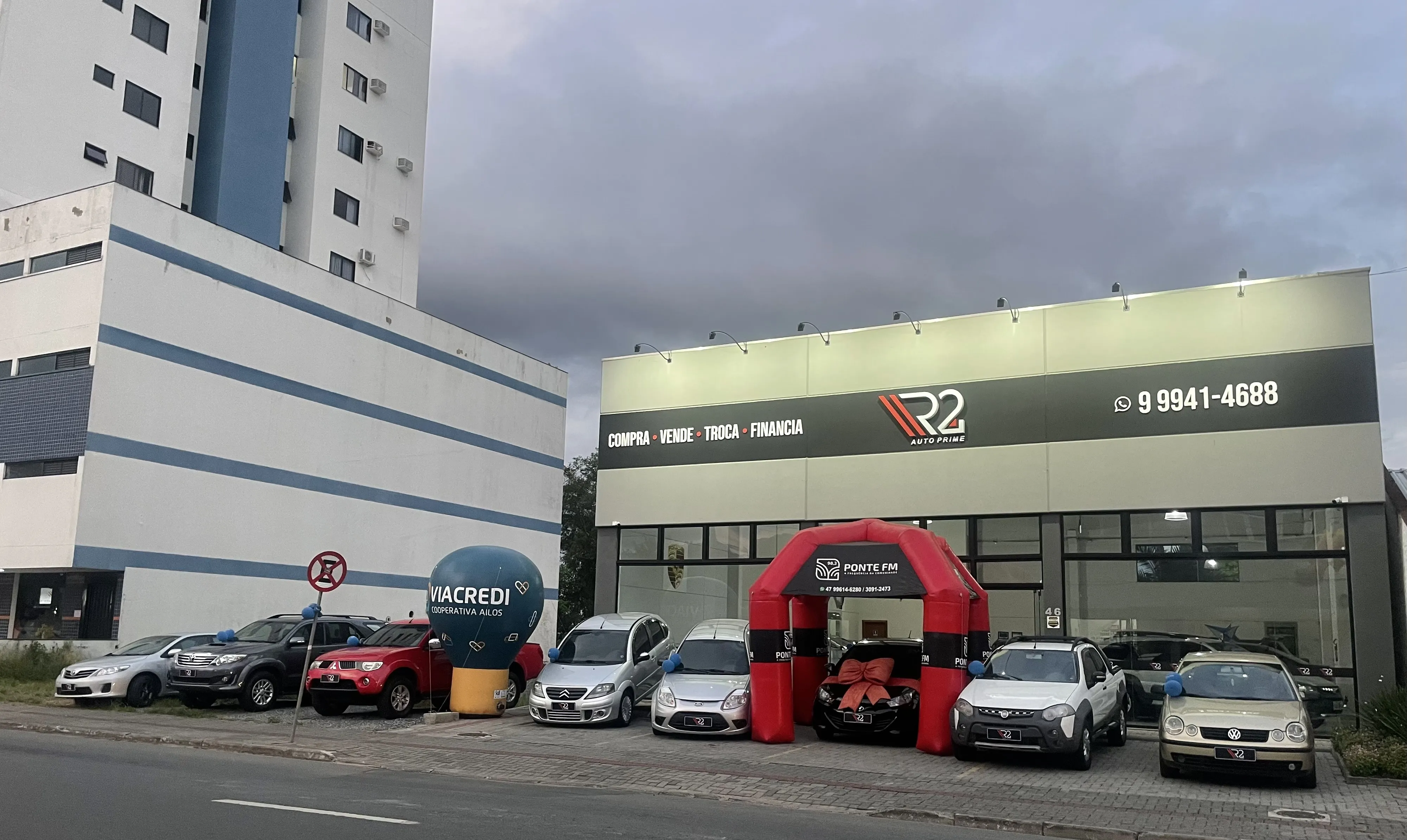 Fachada da loja Veículos à venda em R2 AUTO PRIME - Indaial - SC | Mobiauto