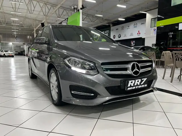 Carro Mercedes-Benz Classe B 2015 200 1.6 Turbo FlexFuel DCT