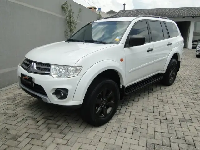 Carro Mitsubishi Pajero Dakar 2015 3.2 4WD (Aut)