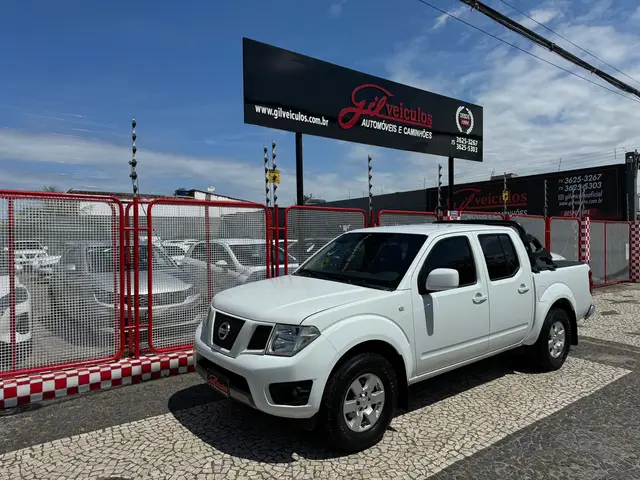 Carro Nissan Frontier 2015 S 2.5 TD CD 4x2