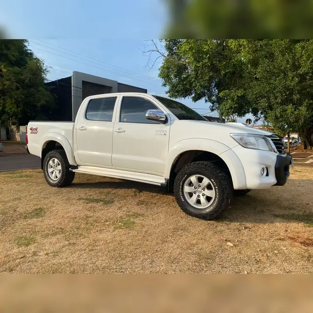 Carro Toyota Hilux Cabine Dupla 2013 Hilux 3.0 TDI 4x4 CD SRV (Aut)