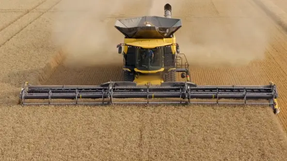 New Holland CR 11 tem capacidade de colheita de 20% (em grãos) a 40% (em milho) em relação à CR 10.90 