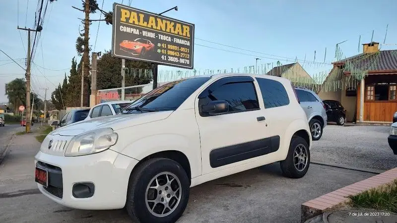 Fiat Uno Vivace 1.0 8V (Flex) 4p