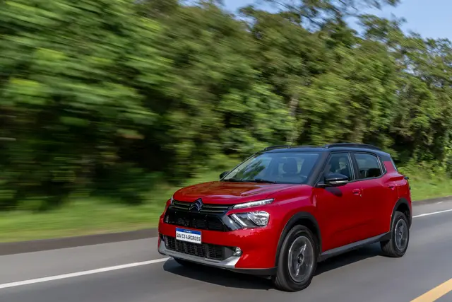 Carro Citroën C3 Aircross 2024 Shine 1.0 Turbo 200