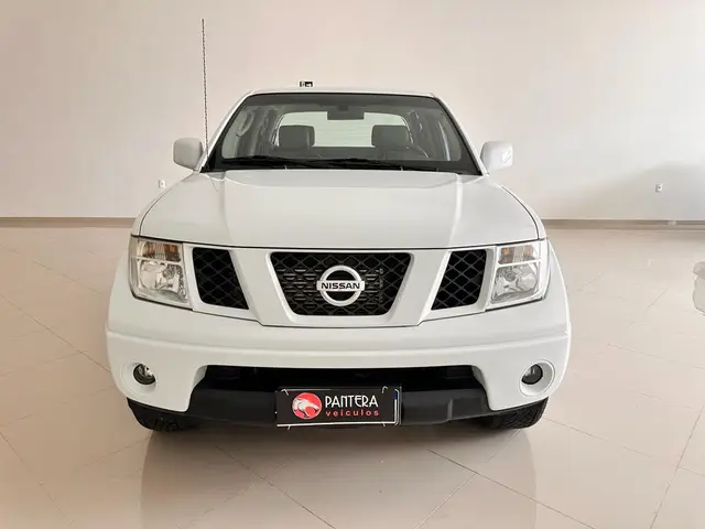 Carro Nissan Frontier 2013 XE 4x4 2.5 16V (cab. dupla)