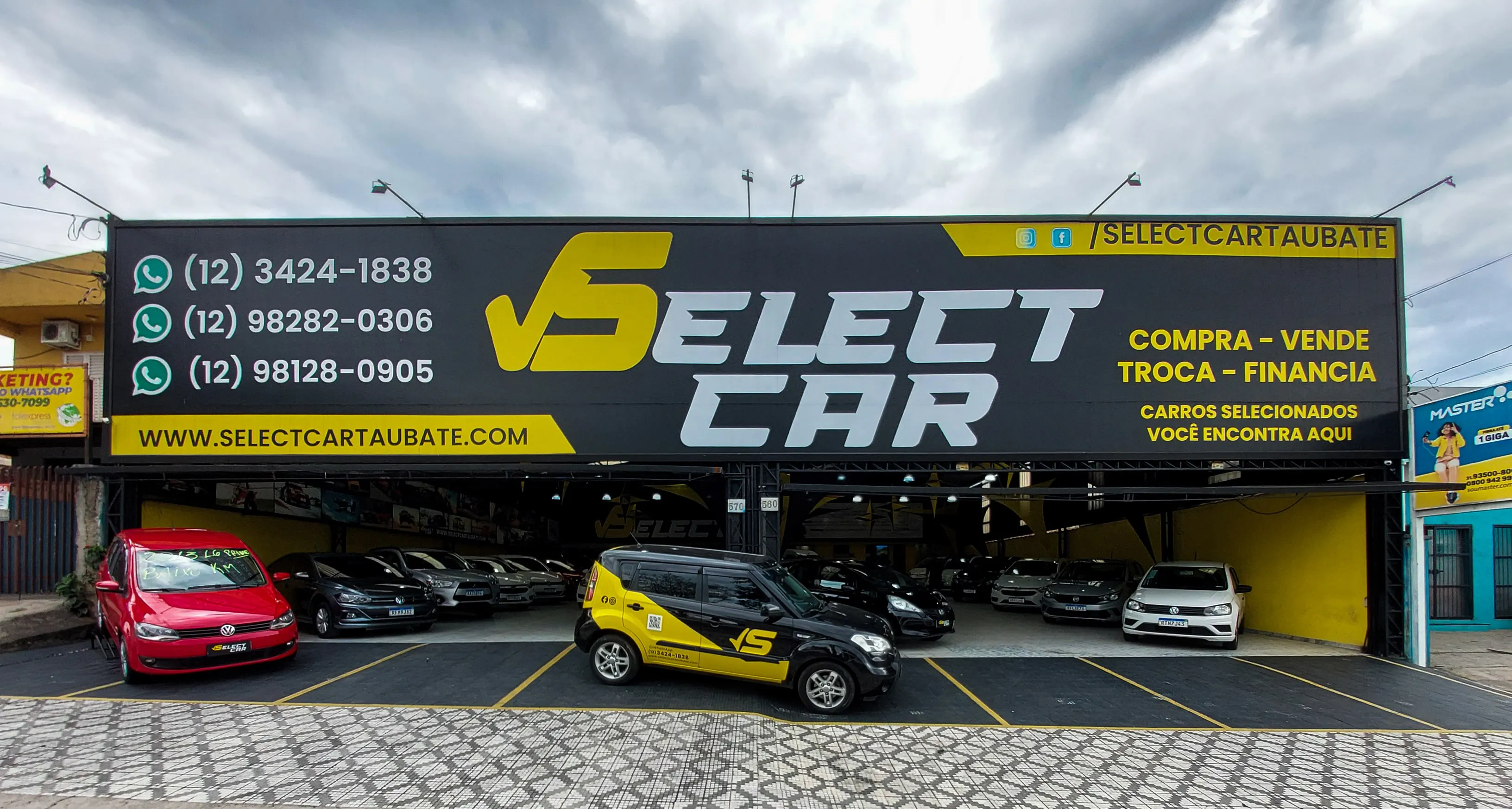 Fachada da loja Veículos à venda em SELECT CAR - Taubaté - SP | Mobiauto
