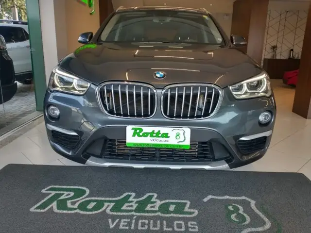 Carro BMW X1 2017 2.0 sDrive20i X-Line ActiveFlex
