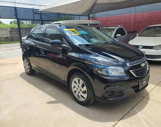 Carro Chevrolet Onix 2013 1.4 LT SPE/4