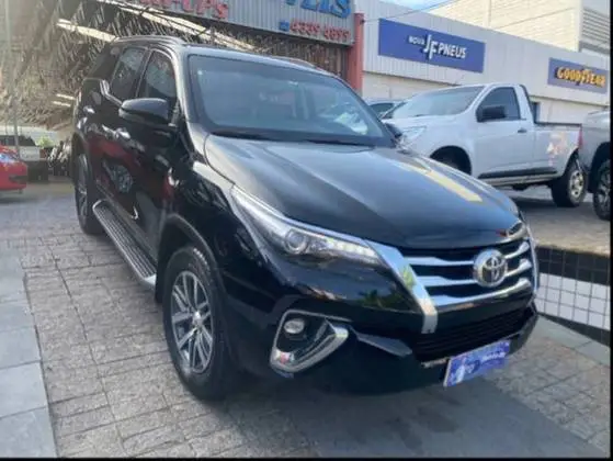Carro Toyota SW4 2020 2.8 TDI SRX 7L 4x4 (Aut) (Diesel)