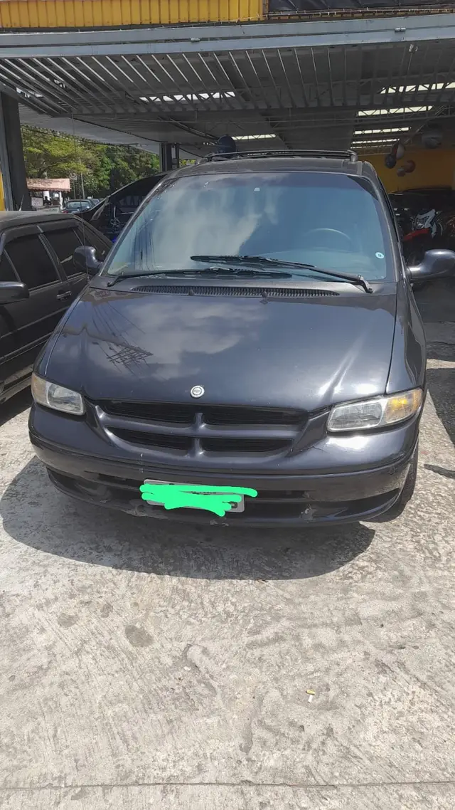 Carro Chrysler Caravan 2000 SE 4x2 2.4 16V