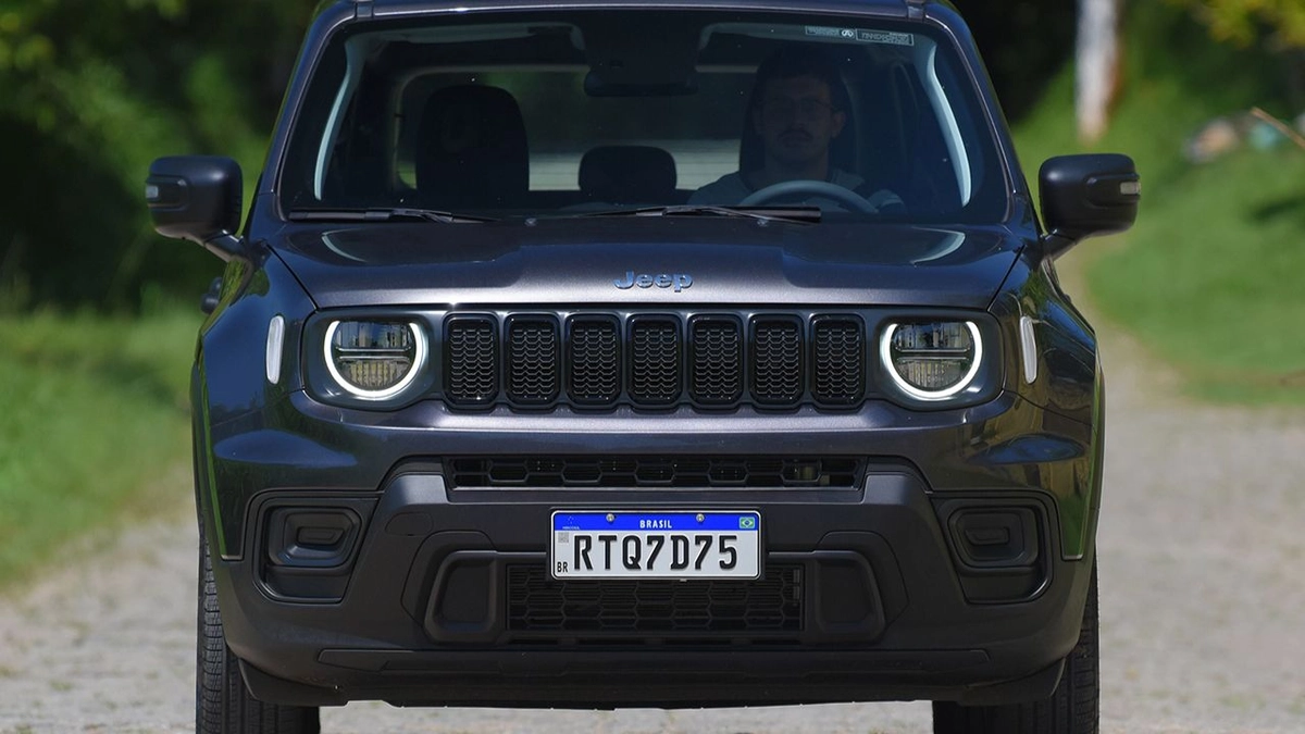 A exemplo do Cherokee, que saiu de cena em fevereiro deste ano, SUV compacto abre caminho para eletrificação completa da gama Jeep, nos EUA, até 2025