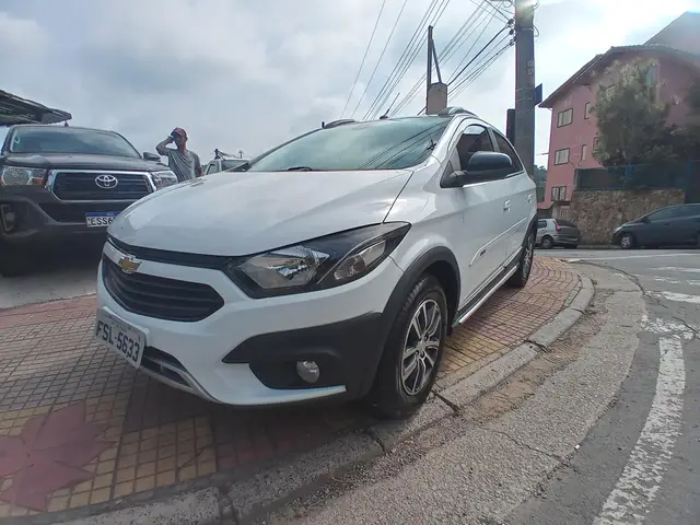 Carro Chevrolet Onix 2018 1.4 Activ SPE/4 (Aut)