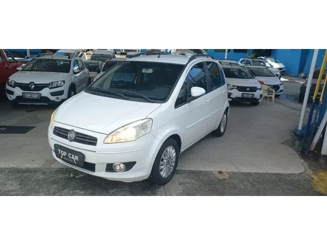 Carro Fiat Idea 2013 Attractive 1.4 8V (Flex)