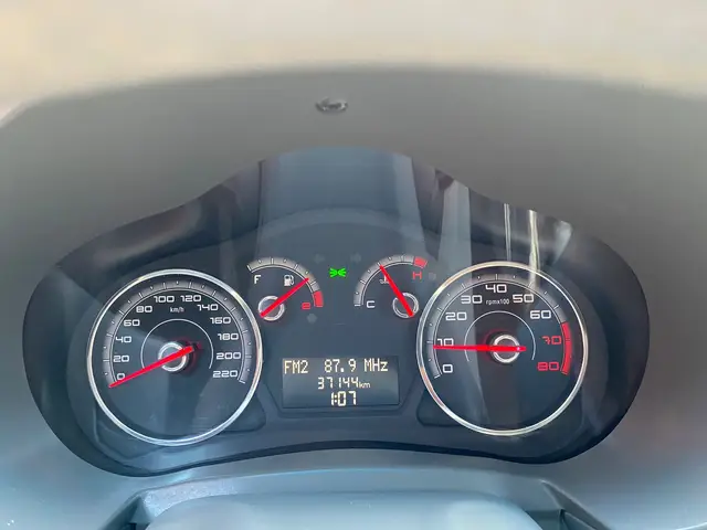 Carro Fiat Palio 2016 Attractive 1.4 Evo (Flex)