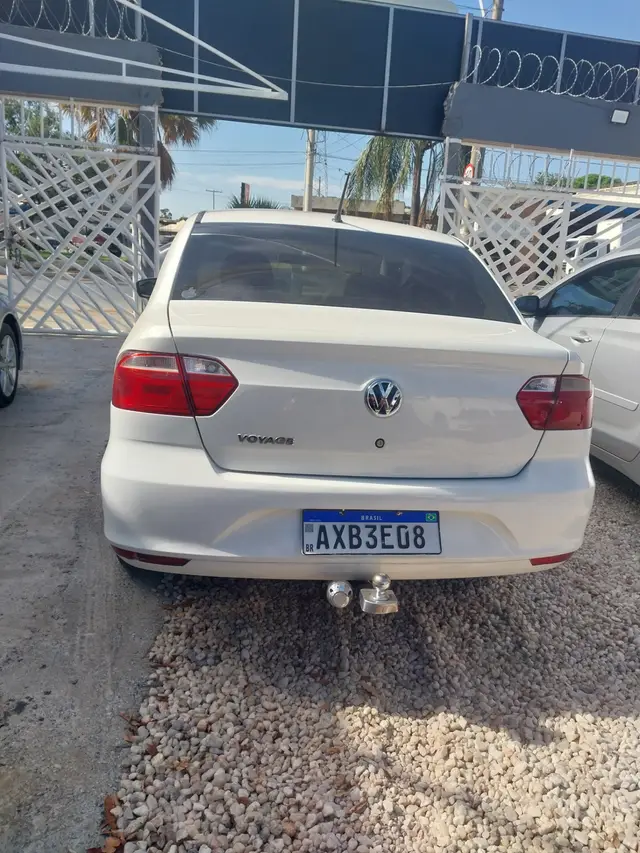 Carro Volkswagen Voyage 2014 1.0 TEC (Flex)