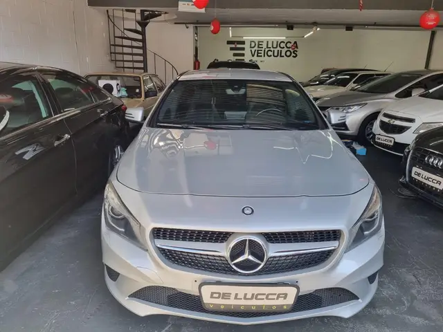 Carro Mercedes-Benz CLA 200 2016 Vision 1.6 TB 16V Flex Aut.