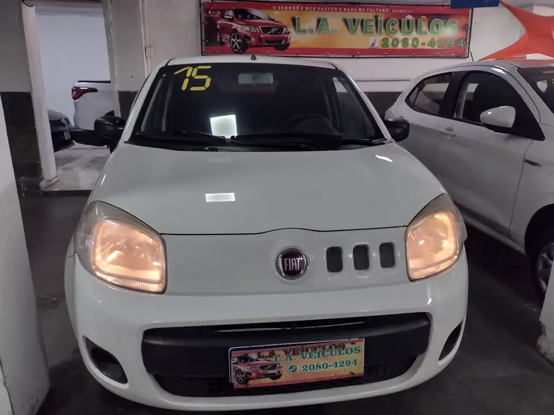 Fiat Uno Attractive 1.0 8V (Flex) 4p