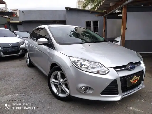 Ford Focus Sedan SE Plus 2.0 16V PowerShift (Aut)