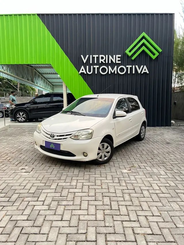 Carro Toyota Etios 2014 X 1.3 (Flex)