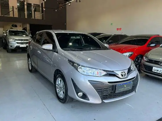 Toyota Yaris 1.3 XL CVT (Flex)