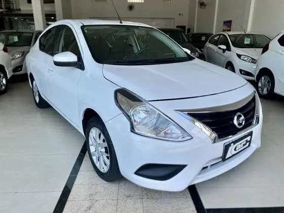 Nissan Versa 1.6 16V SV (Flex)