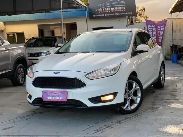 Carro Ford Focus Hatch 2019 SE 2.0 PowerShift