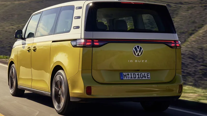Volkswagen comemora 70 anos com Kombi elétrica para apenas 70 pessoas