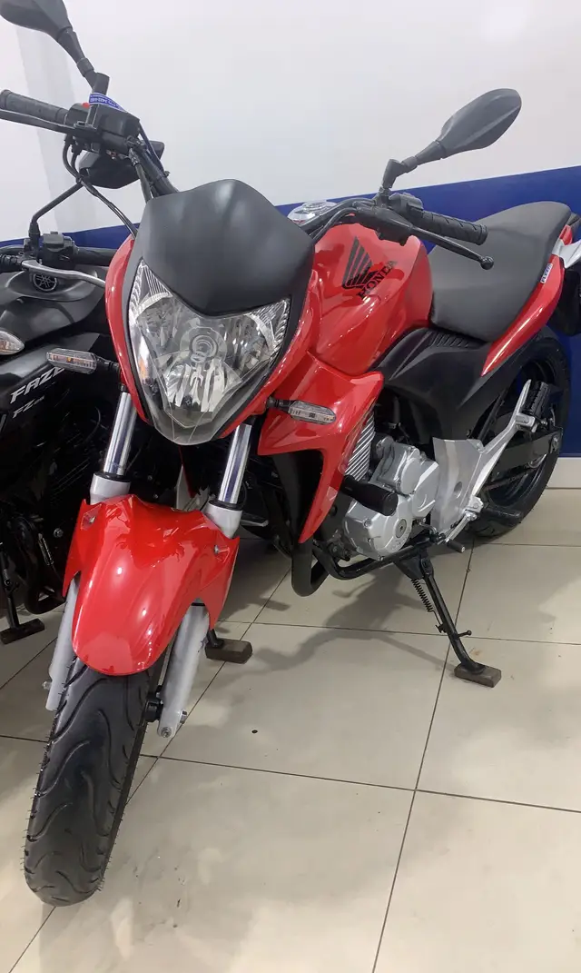 Carro Honda CB 300R 2015 (ABS)