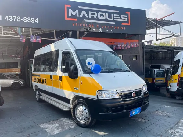 Vans outlet utilitarios olx
