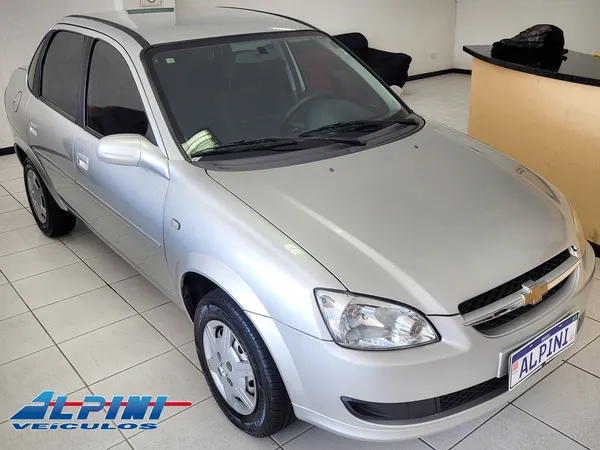 Comprar Sedan Chevrolet Classic Sedan 1.0 4P Vhce Flex LS Branco 2014 em  Piracicaba-SP