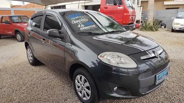 Carro Fiat Palio 2013 Attractive 1.4 8V (Flex)