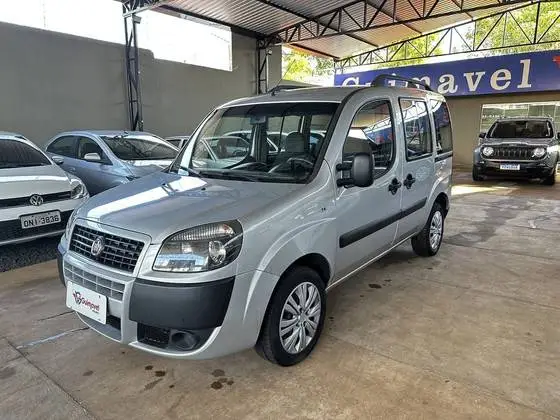 Carro Fiat Doblò 2021 Essence 1.8 16V (Flex)