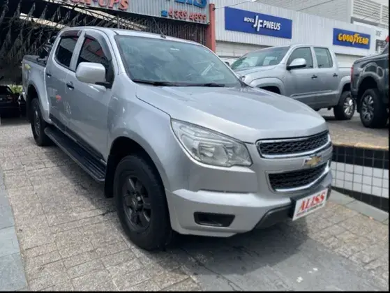 Carro Chevrolet S10 Cabine Dupla 2014 S10 2.8 CTDI LS 4WD (Cabine Dupla)
