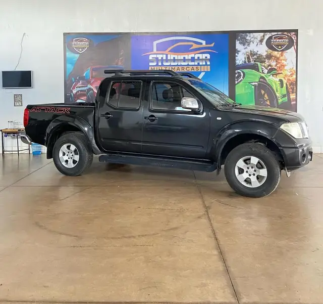 Carro Nissan Frontier 2010 LE 4x4 2.5 16V (cab. dupla) (aut)